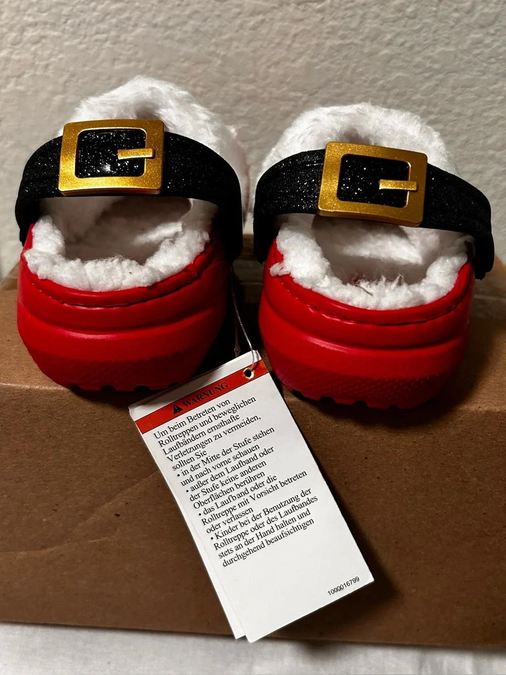 Crocs Classic Lined Santa Christmas Clogs Red/White kids toddlers NWT Size: C7